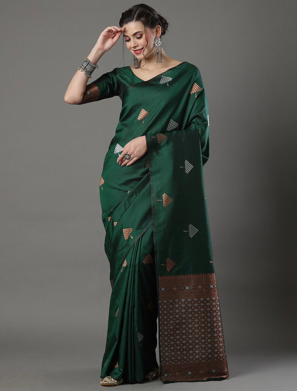 Splendorous Green Soft Silk Saree With Effervescent Blouse Piece