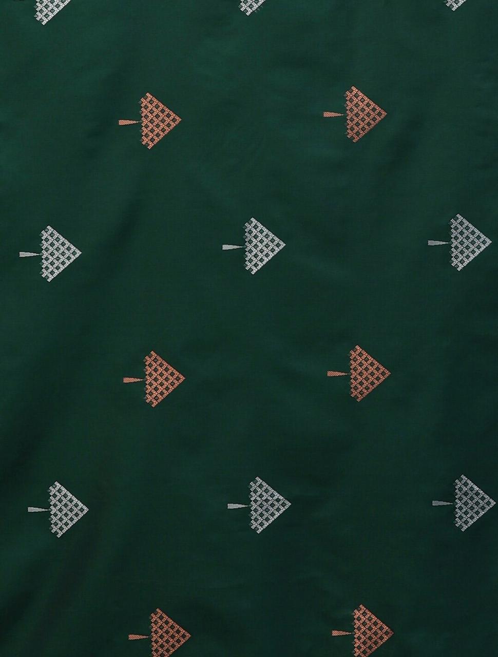 Splendorous Green Soft Silk Saree With Effervescent Blouse Piece