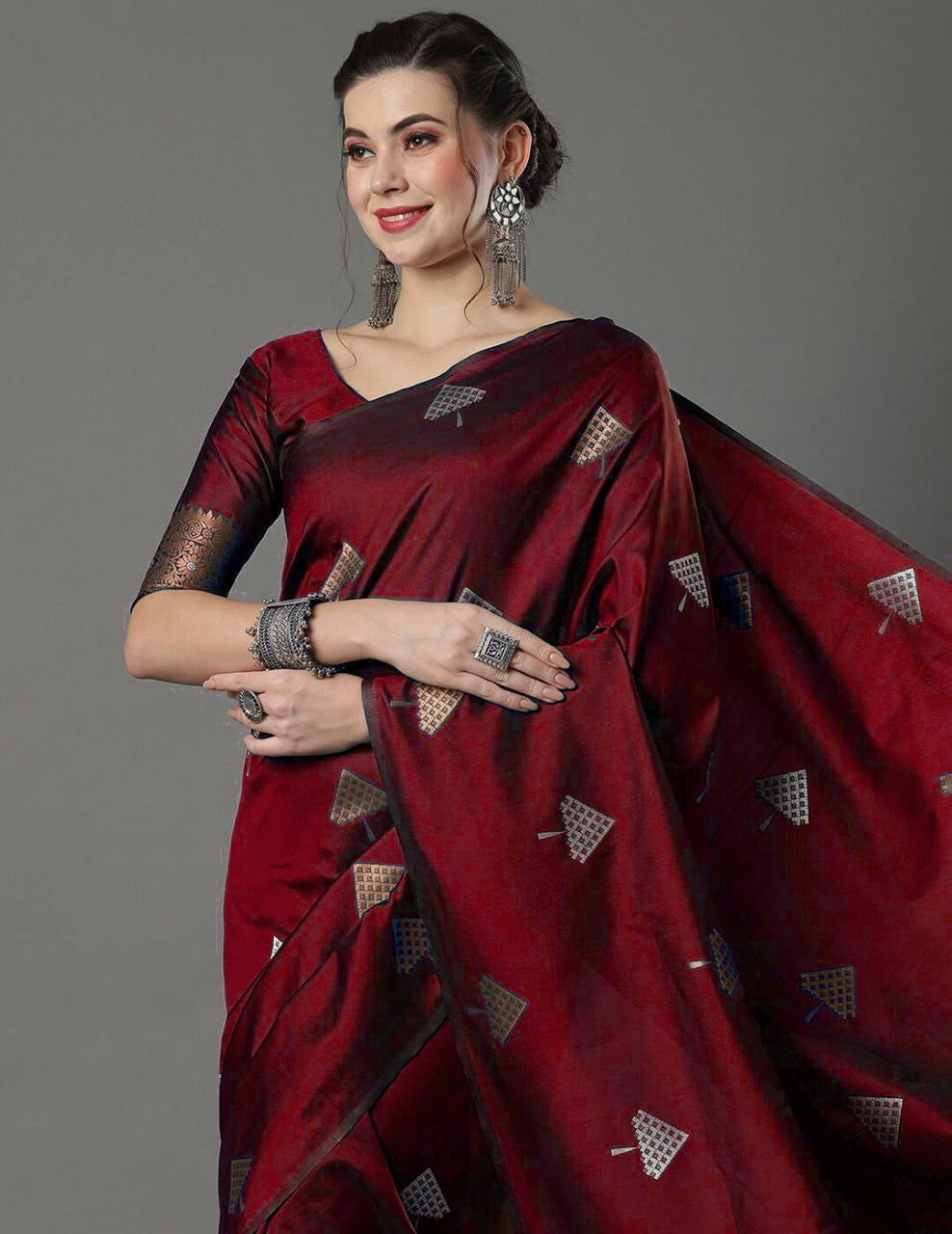 Transcendent Maroon Soft Silk Saree With Devastating Blouse Piece