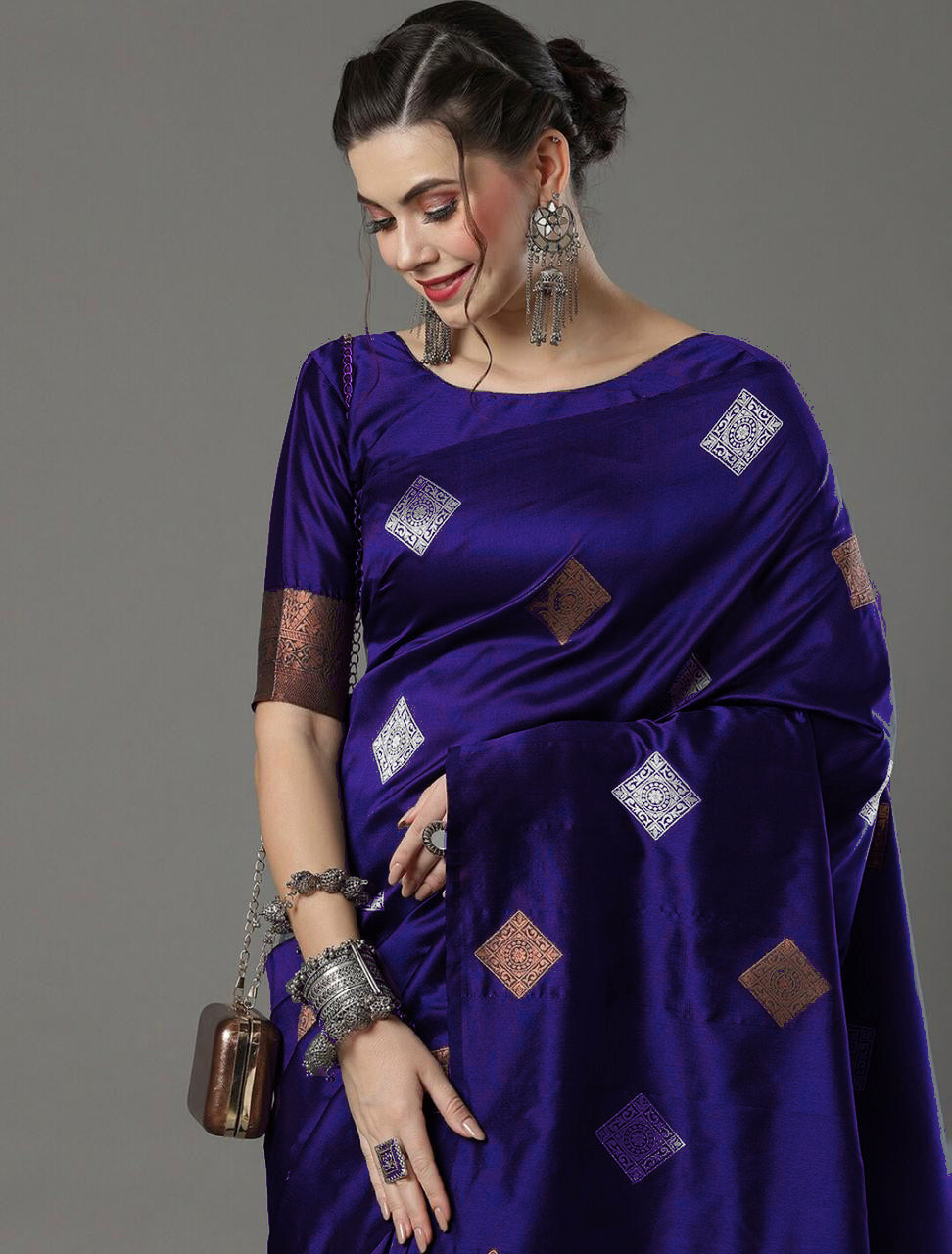 Luxuriant Royal Blue Soft Silk Saree With Excellent Blouse Piece