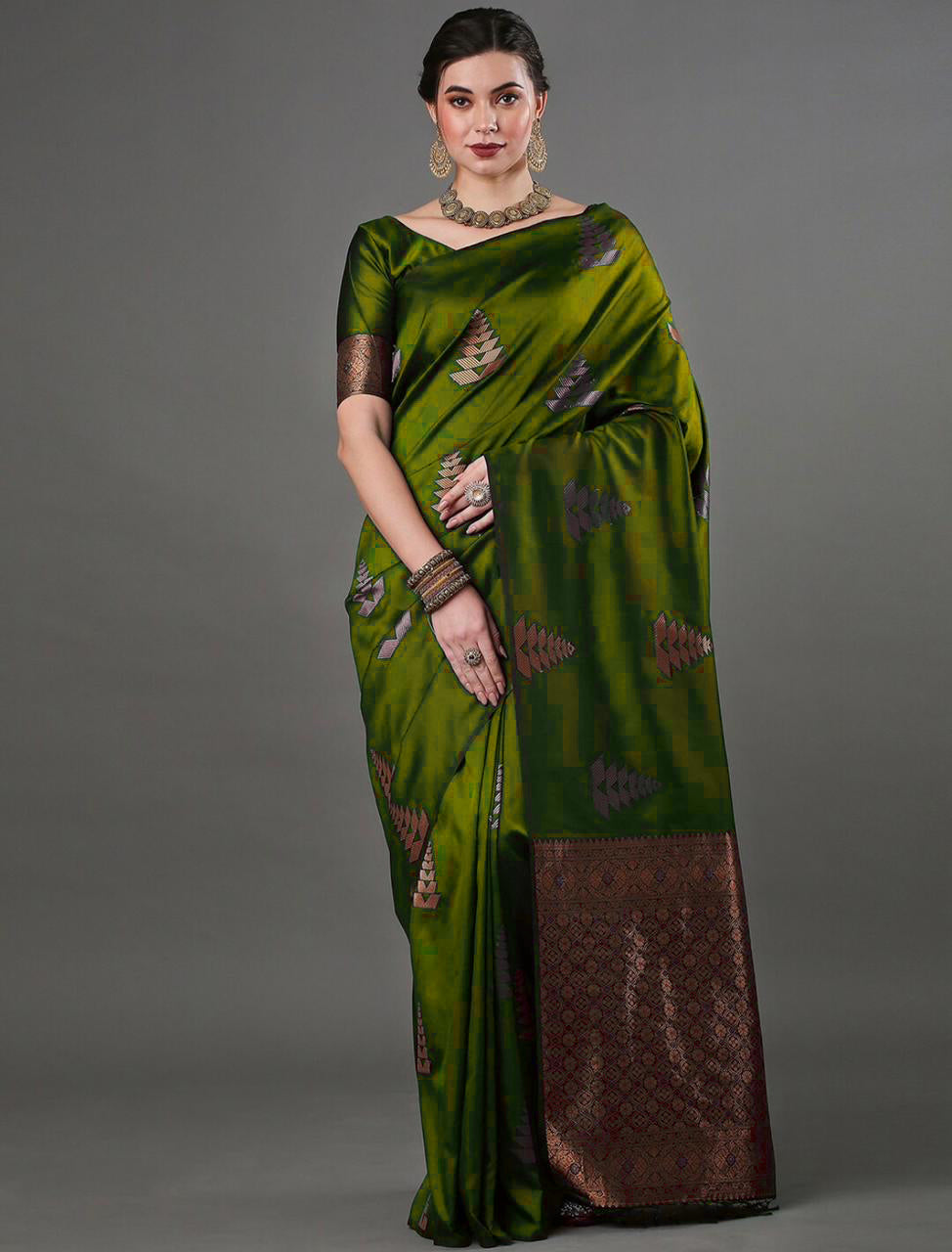 Scrumptious Mahndi Soft Silk Saree With Hypnotic Blouse Piece