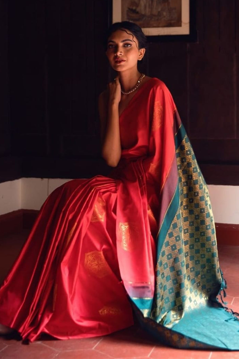 Appealing Red Soft Silk Saree With Luxuriant Blouse Piece