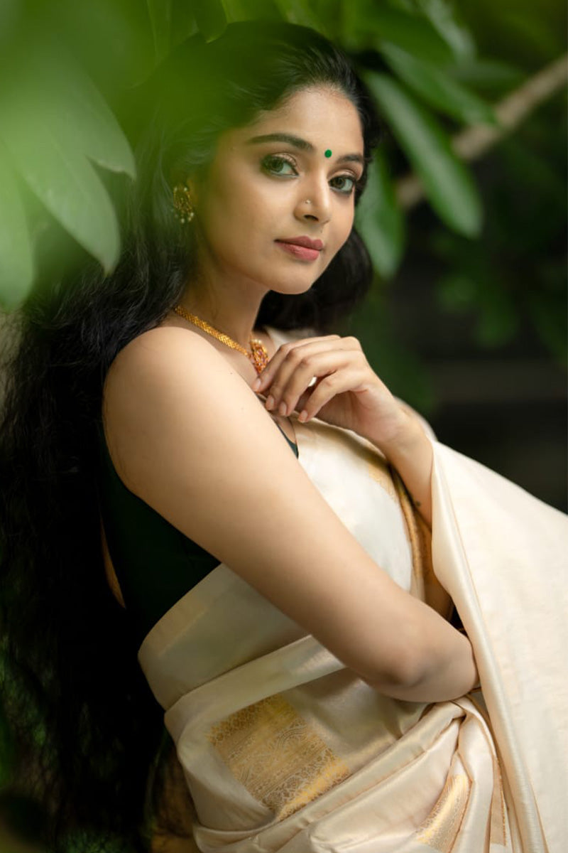 Sonorous Beige Soft Silk Saree With Devastating Blouse Piece