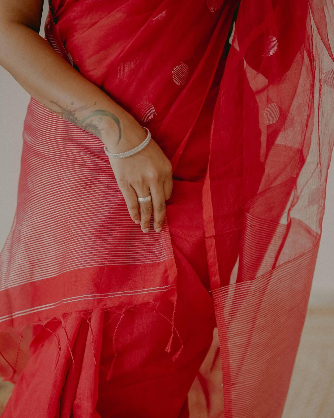 Scarlet Red Maheshawari Cotton Silk Saree