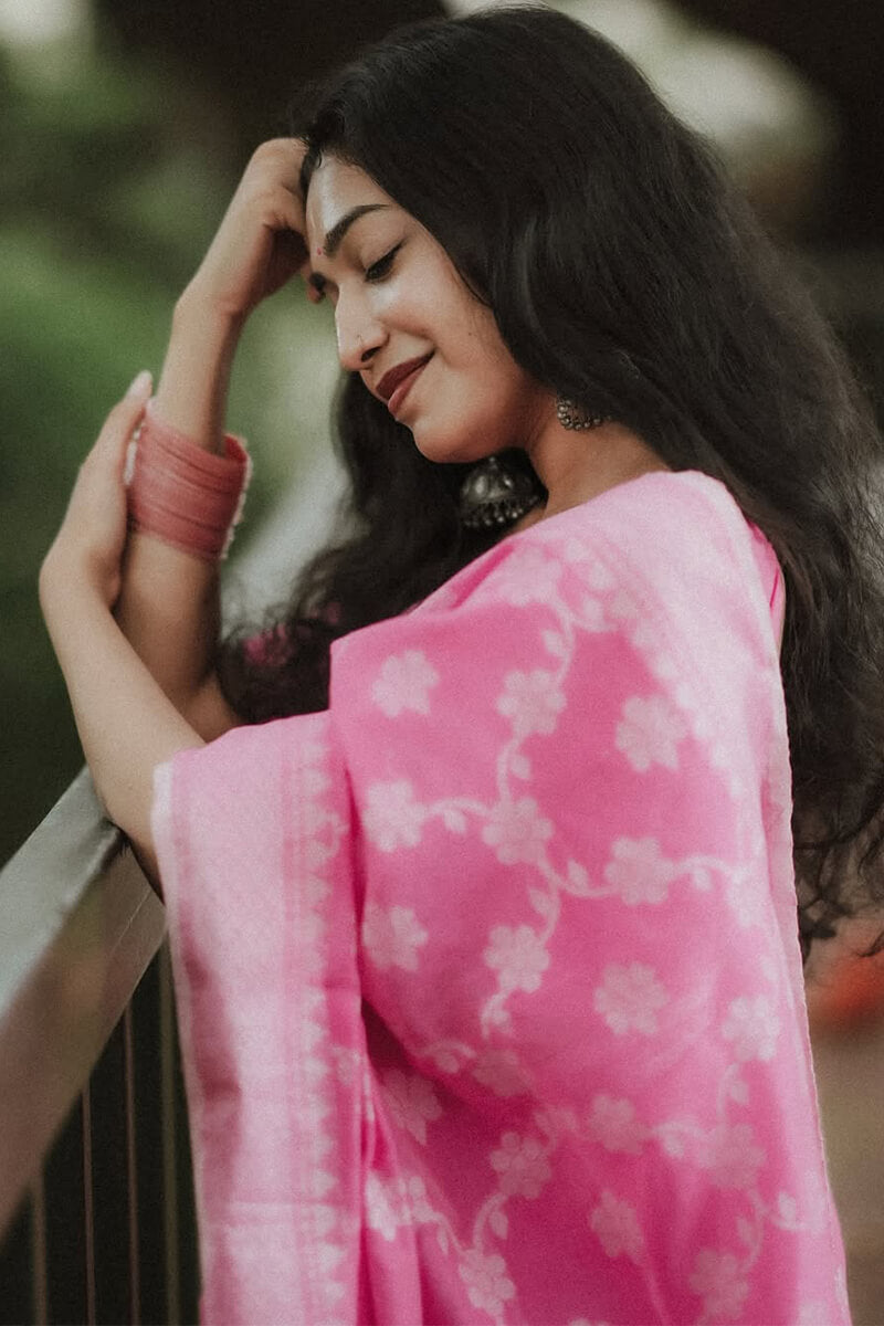 Demanding Pink Cotton Silk Saree With Sizzling Blouse Piece
