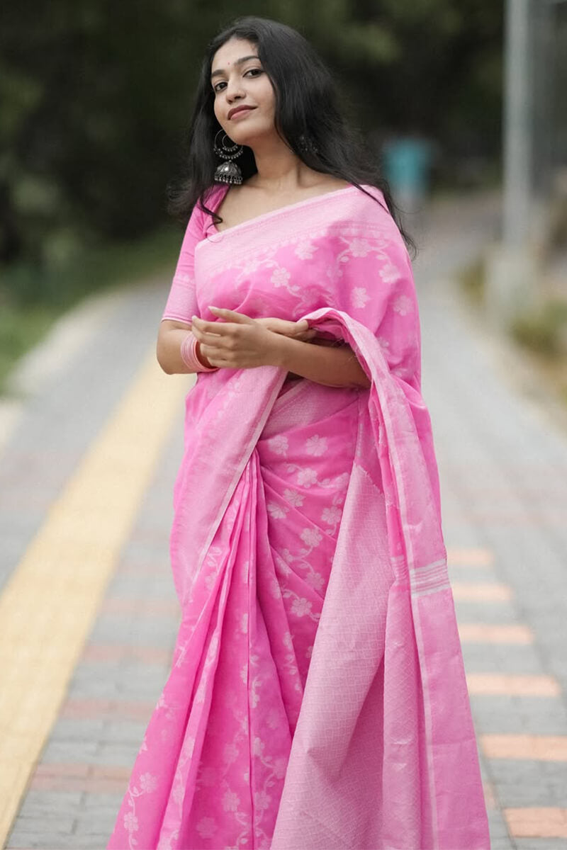 Demanding Pink Cotton Silk Saree With Sizzling Blouse Piece