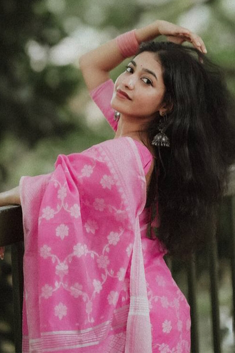 Demanding Pink Cotton Silk Saree With Sizzling Blouse Piece
