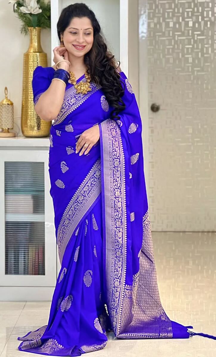 Sonorous Royal Blue Soft Silk Saree With Majesty Blouse Piece
