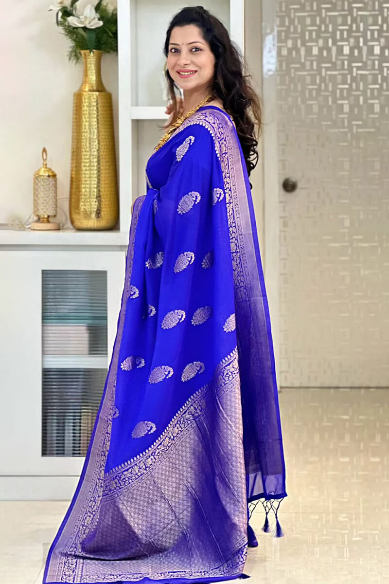 Sonorous Royal Blue Soft Silk Saree With Majesty Blouse Piece
