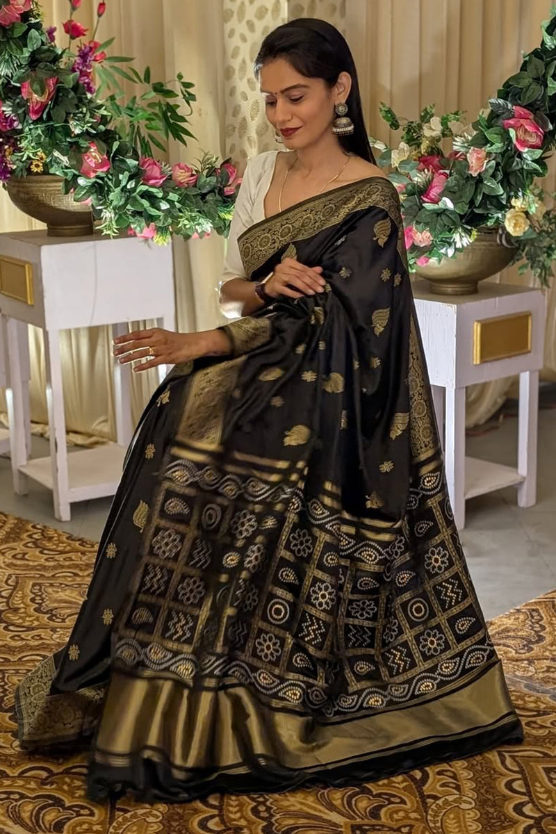 Confounding Black Soft Silk Saree With Tremendous Blouse Piece