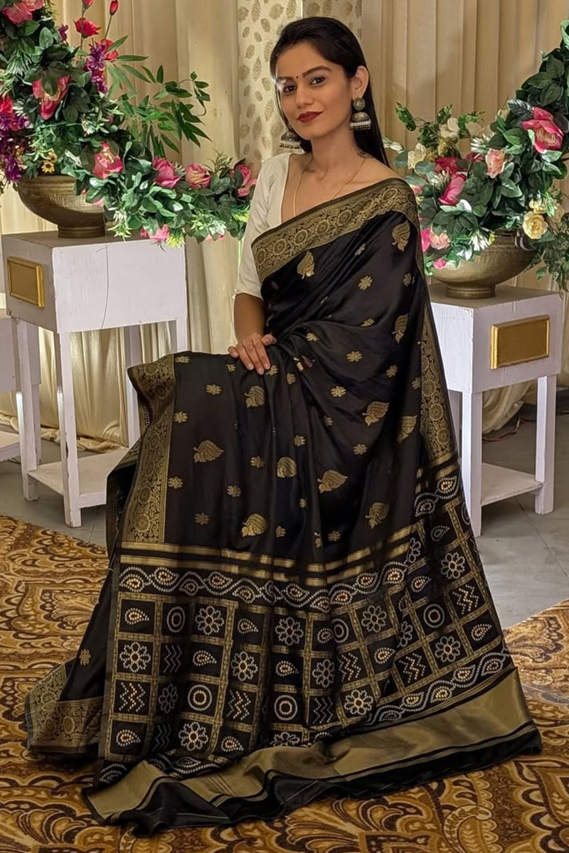 Confounding Black Soft Silk Saree With Tremendous Blouse Piece