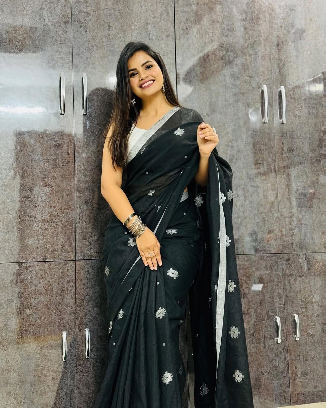 Impressive Black Cotton Silk Saree With Exemplary Blouse Piece