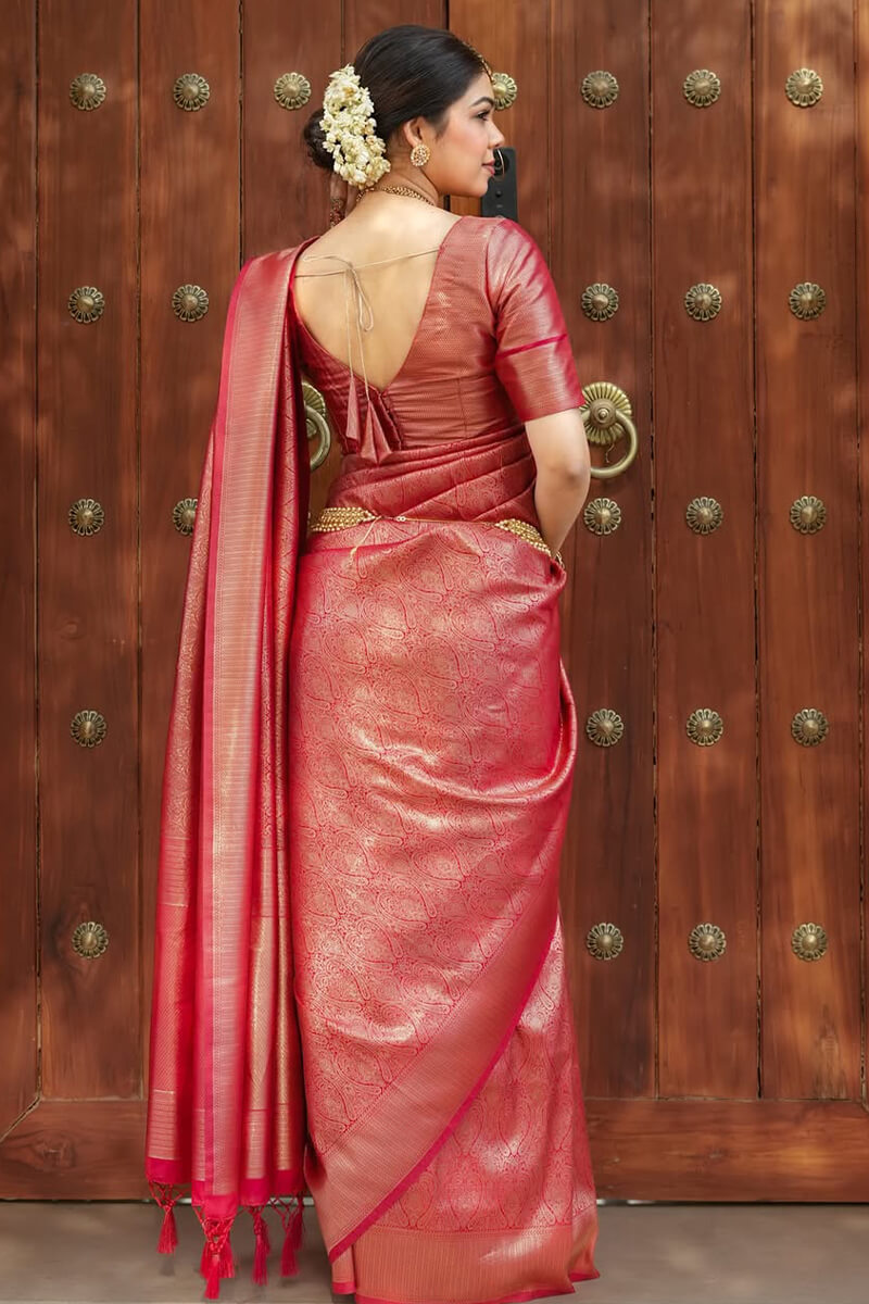 Magnetic Dark Pink Soft Silk Saree With Ratatouille Blouse Piece