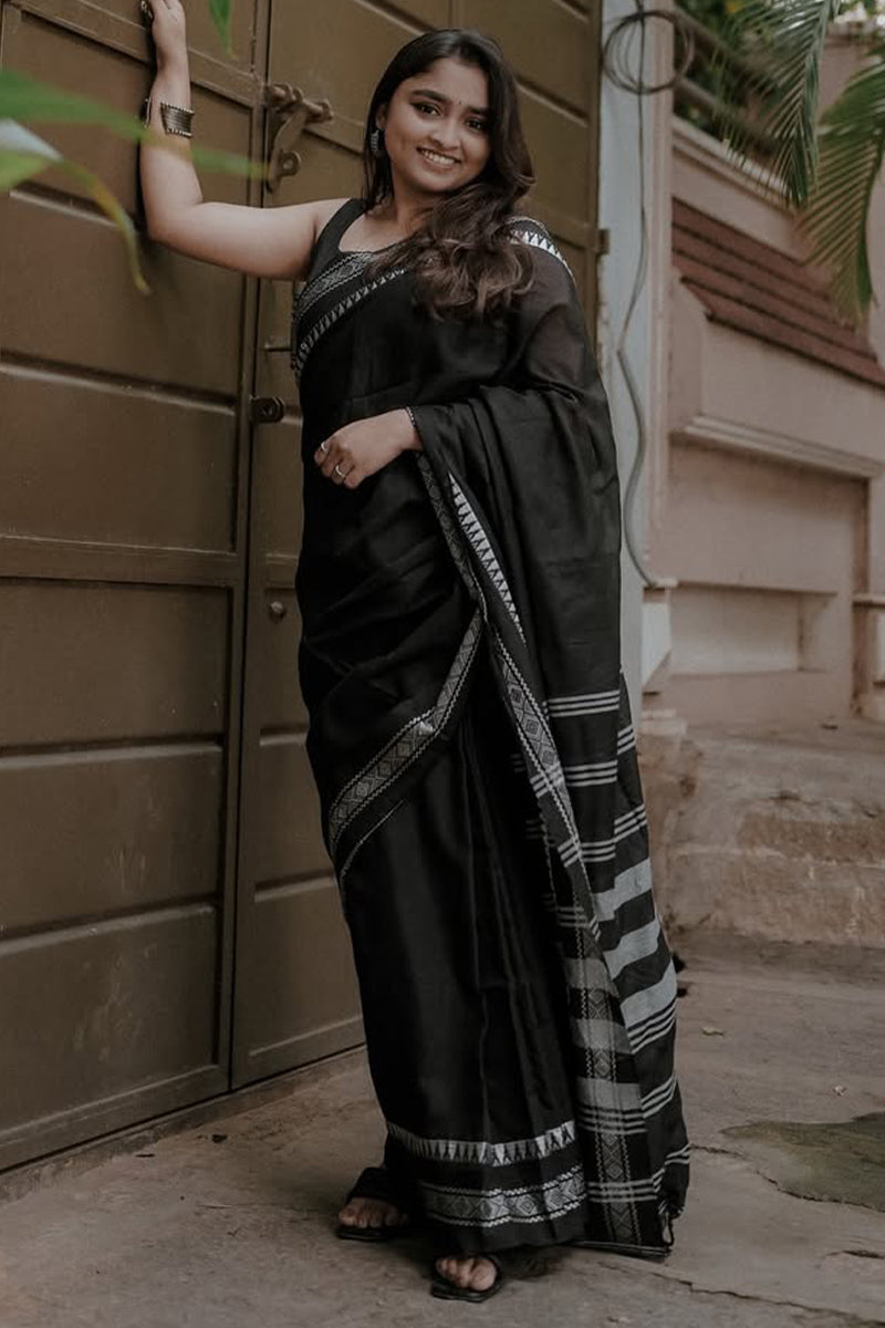 Transcendent Black Cotton Silk Saree With Pulsating Blouse Piece