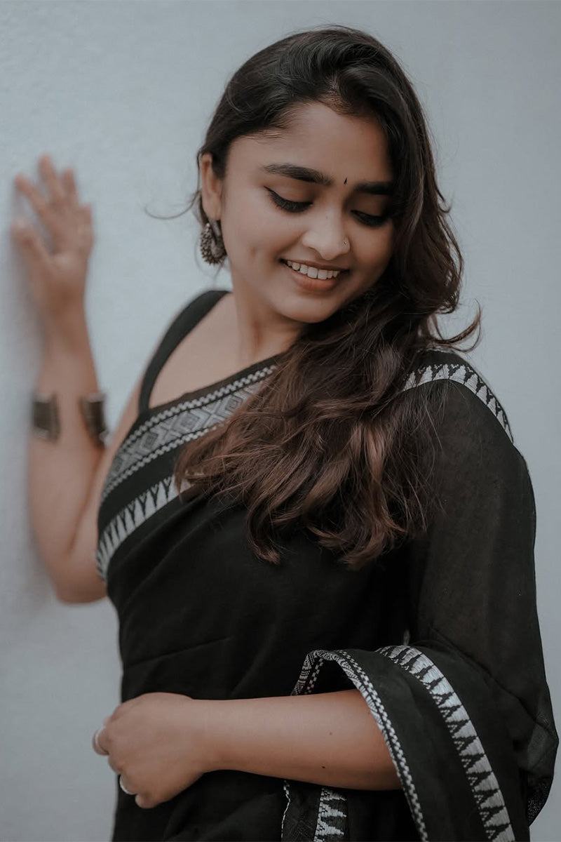 Transcendent Black Cotton Silk Saree With Pulsating Blouse Piece