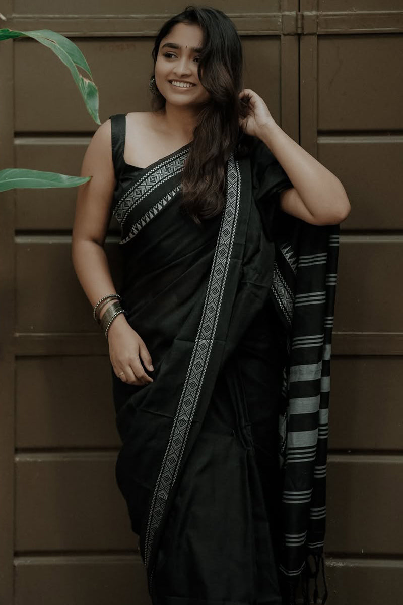 Transcendent Black Cotton Silk Saree With Pulsating Blouse Piece