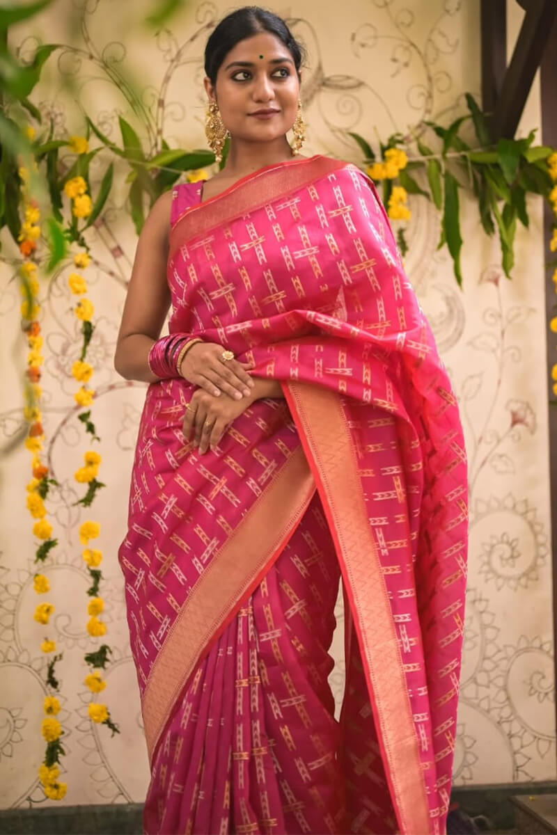 Dissemble Dark Pink Soft Silk Saree With Beautiful Blouse Piece