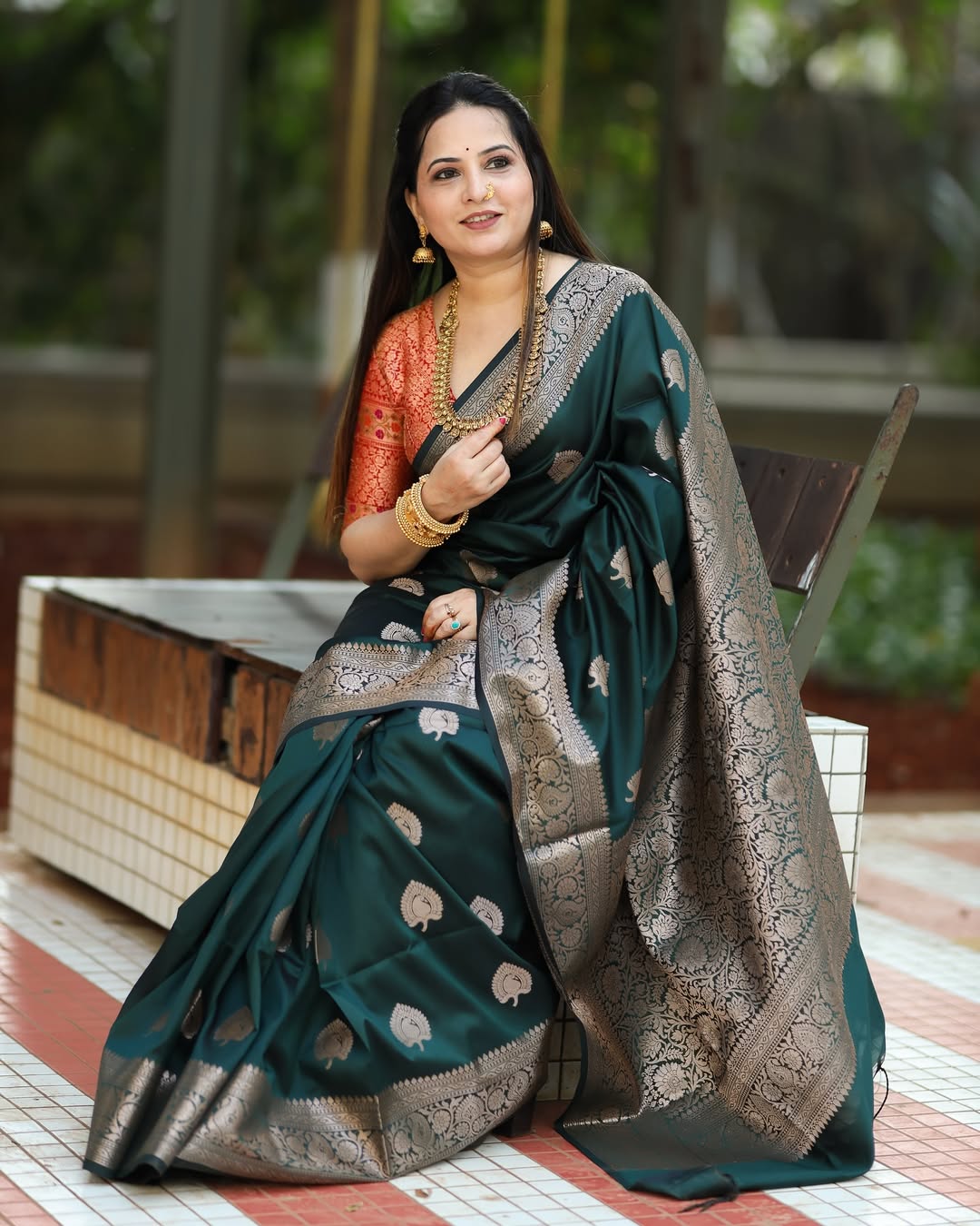 Whimsical Dark Green Soft Silk Saree With Impressive Blouse Piece