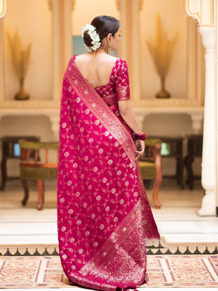 Charismatic Dark Pink Soft Silk Saree With Gratifying Blouse Piece