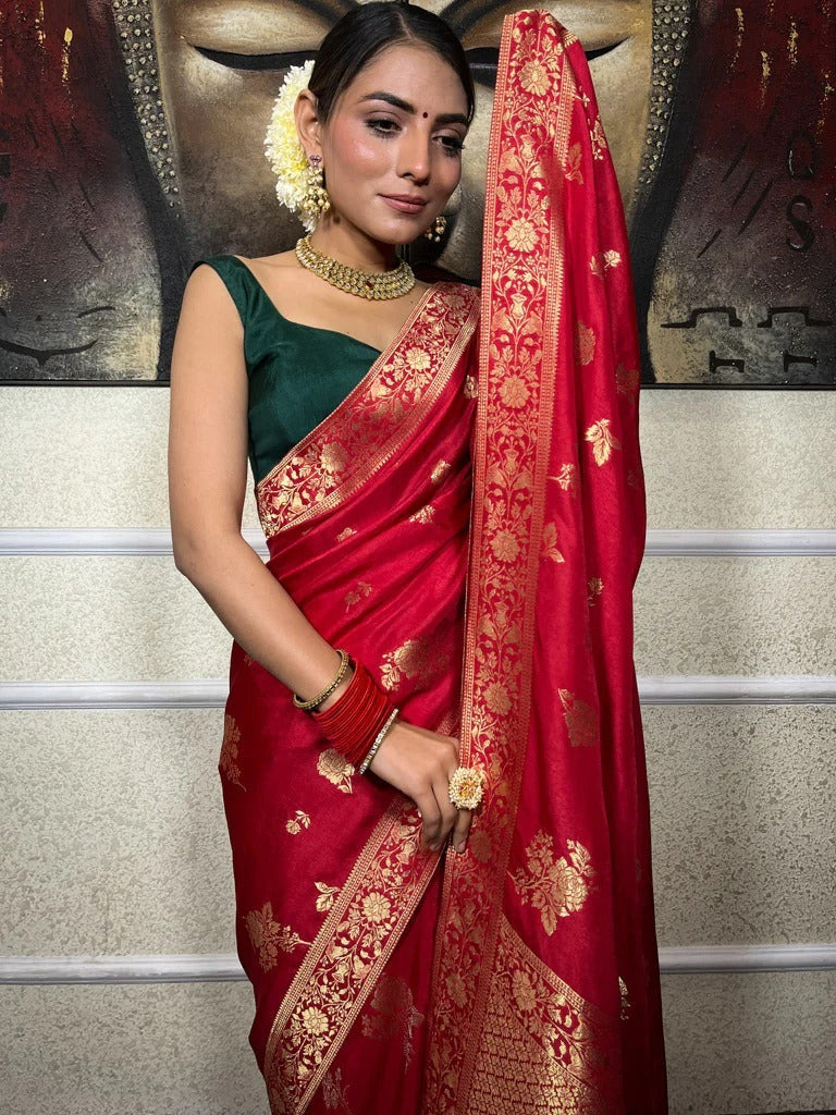 Evocative Red Soft Silk Saree With Conflate Blouse Piece