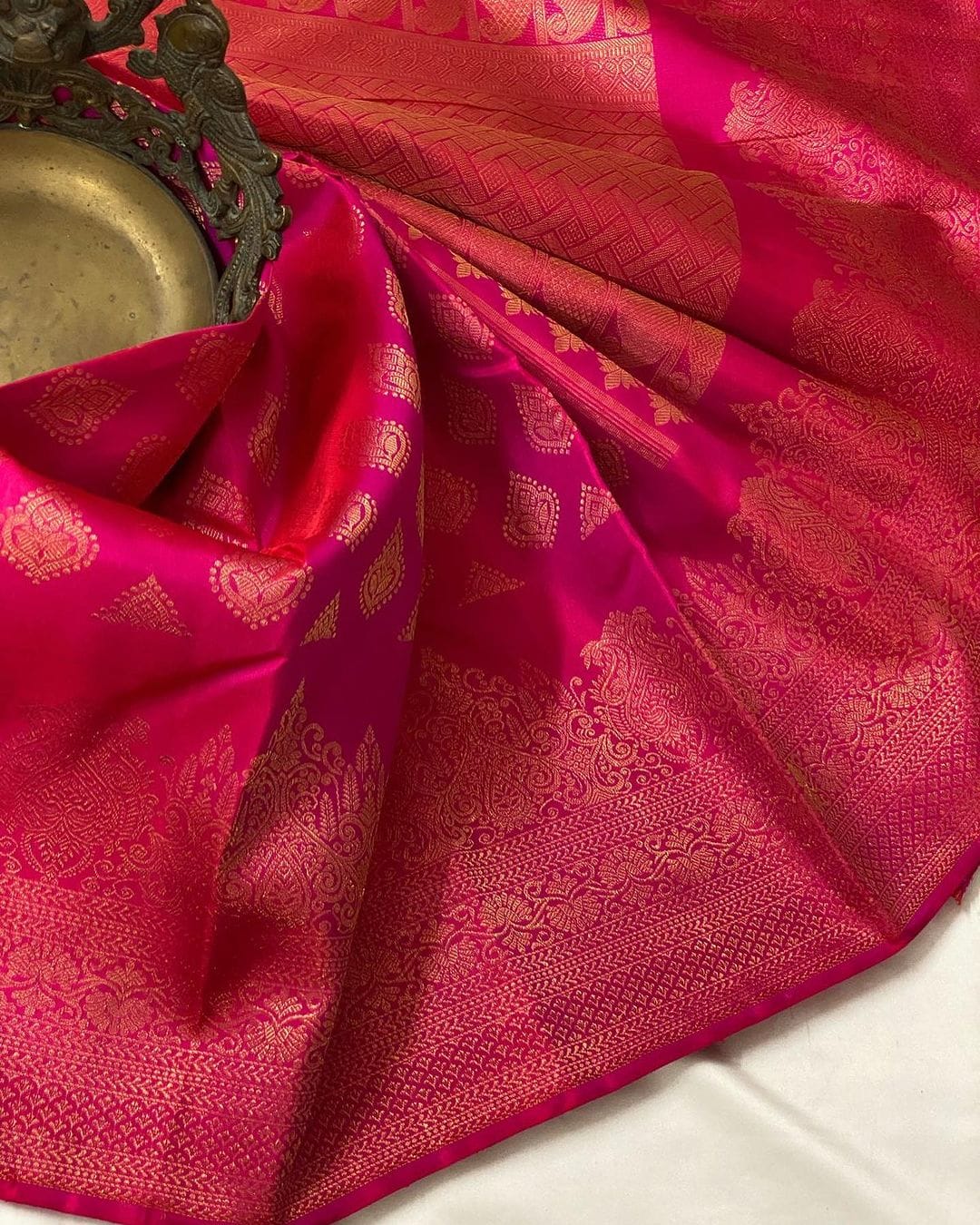 Artistic Dark Pink Soft Silk Saree With Glowing Blouse Piece