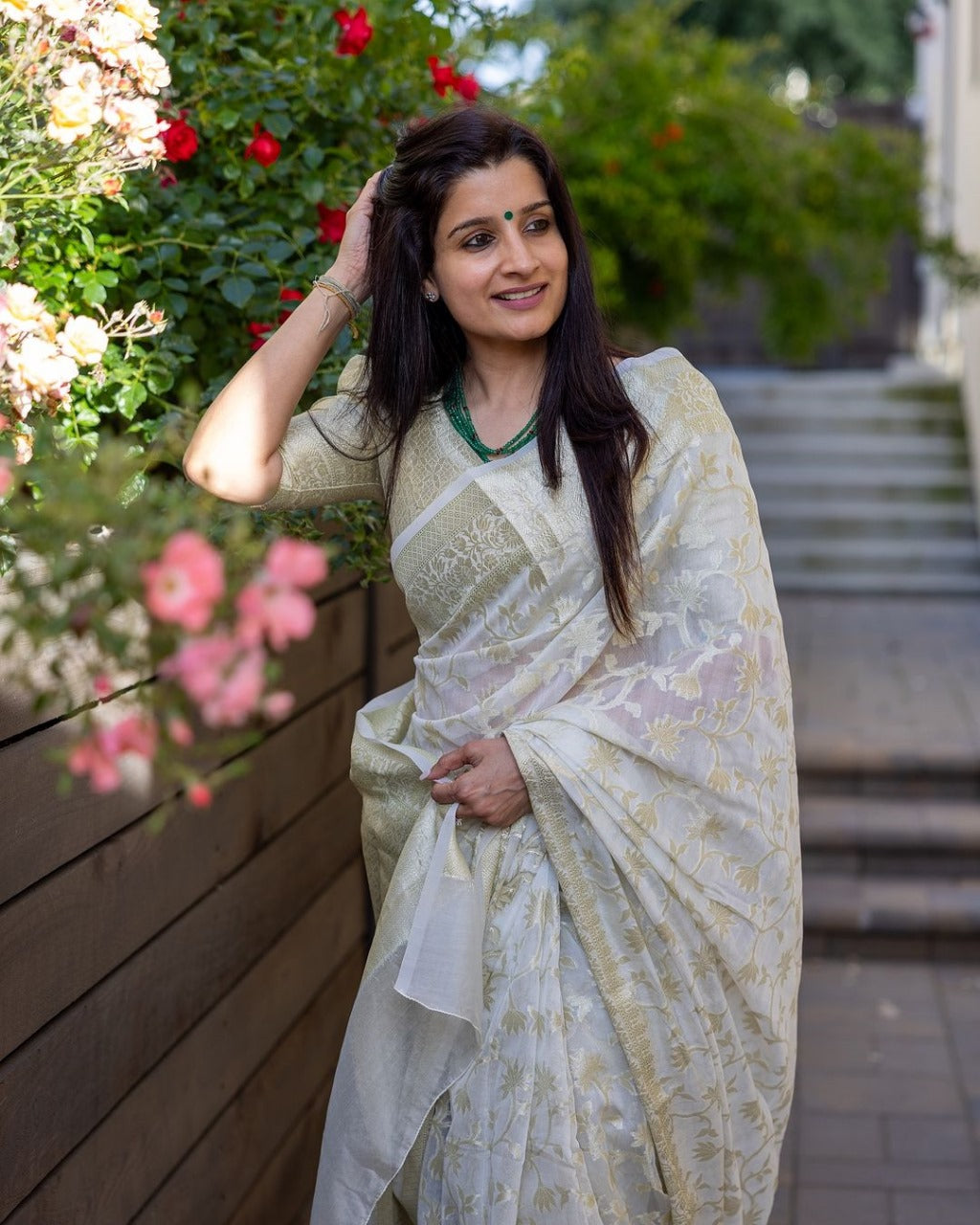 Pastel White Maheshawari Cotton Silk Saree