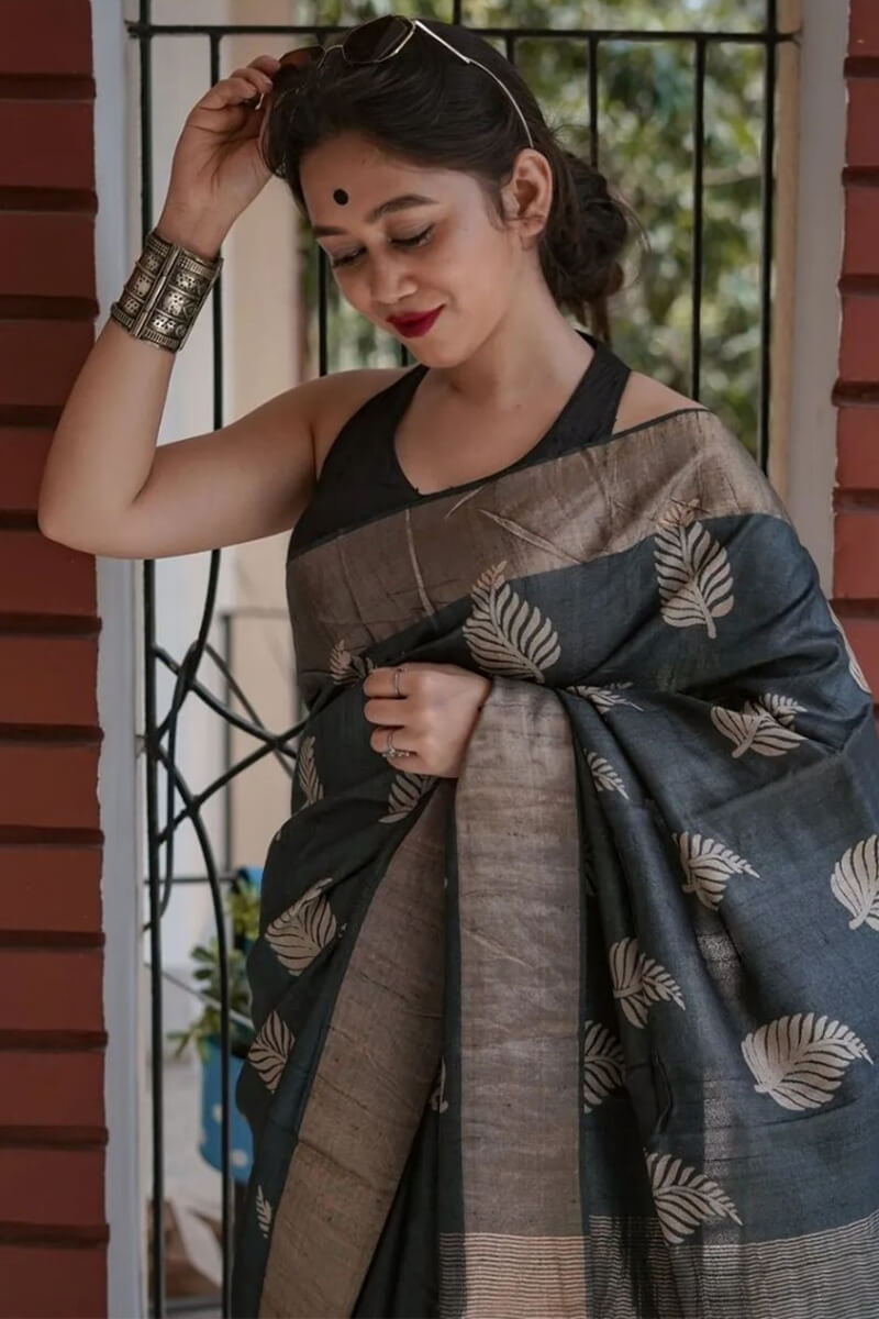 Tuna Black Maheshawari Cotton Silk Saree