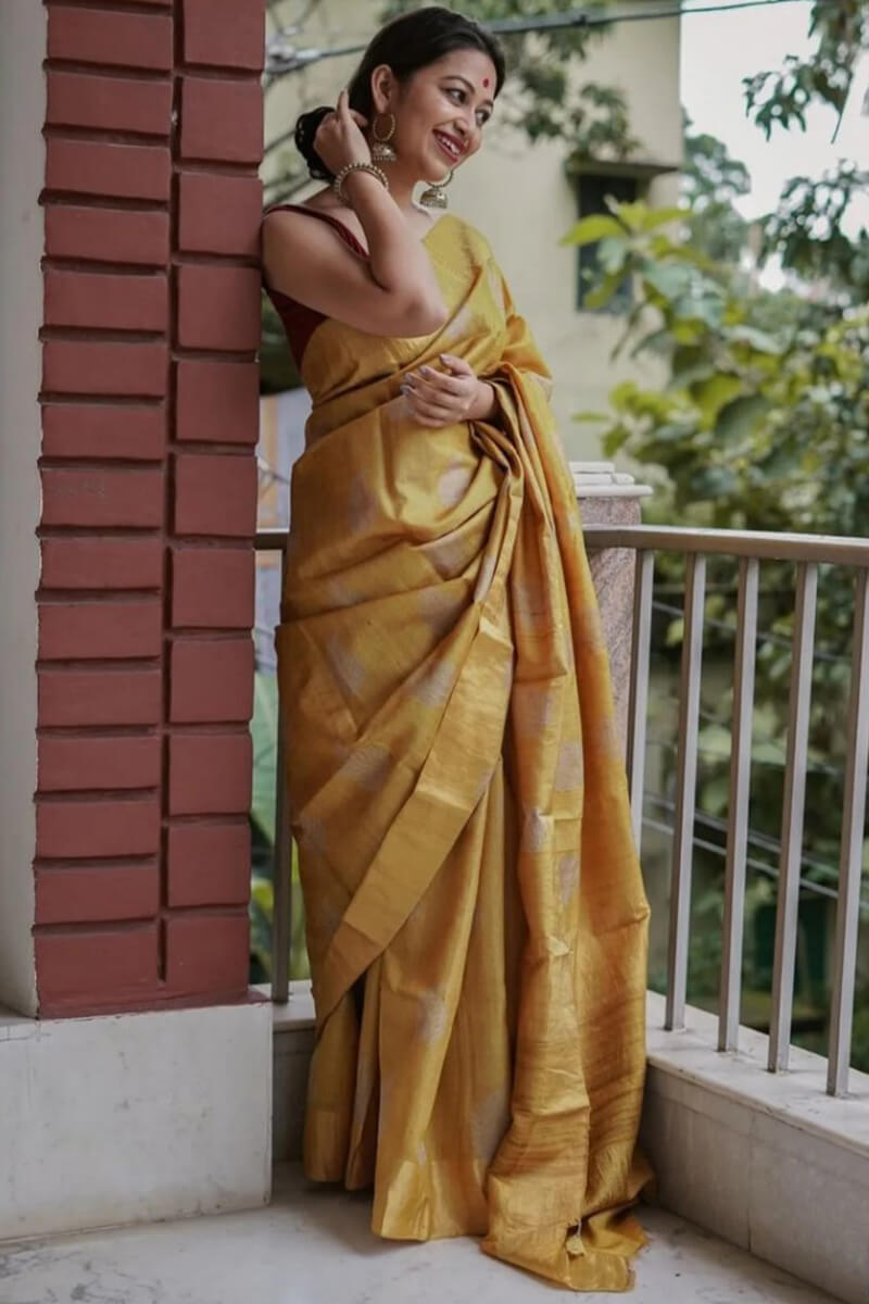 Yellowish Orange Maheshawari Cotton Silk Saree