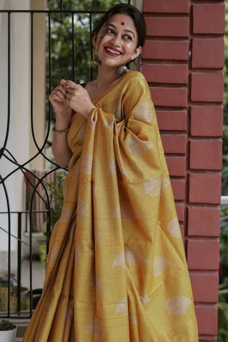 Yellowish Orange Maheshawari Cotton Silk Saree