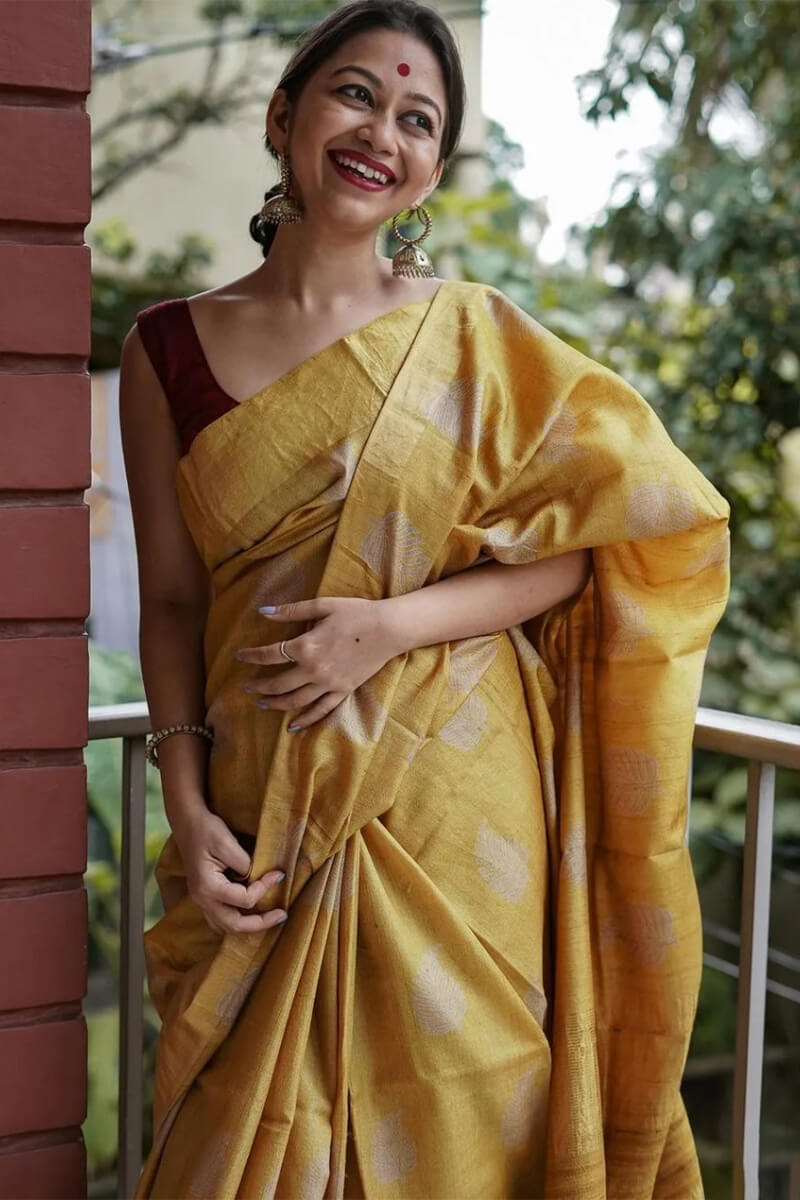 Yellowish Orange Maheshawari Cotton Silk Saree