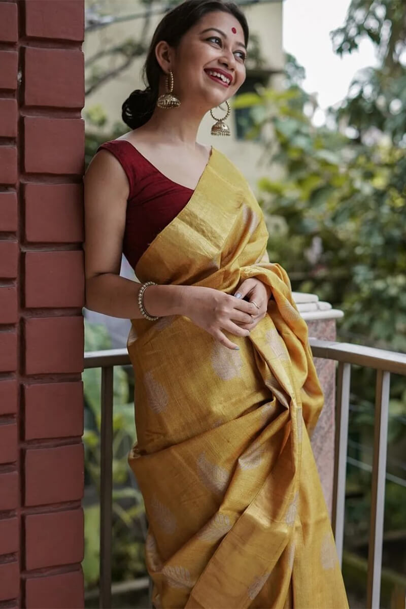 Yellowish Orange Maheshawari Cotton Silk Saree