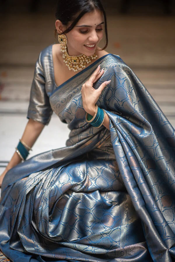 Demanding Blue Soft Silk Saree With Ravishing Blouse Piece