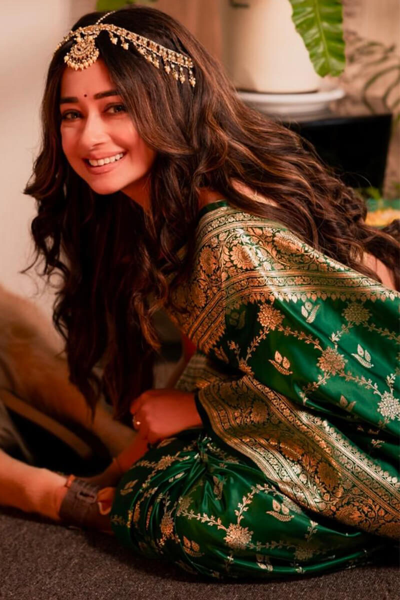 Murmurous Dark Green Soft Silk Saree With Eloquence Blouse Piece