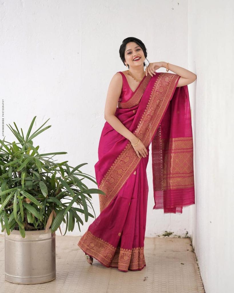Propinquity Dark Pink Soft Silk Saree With Imaginative Blouse Piece