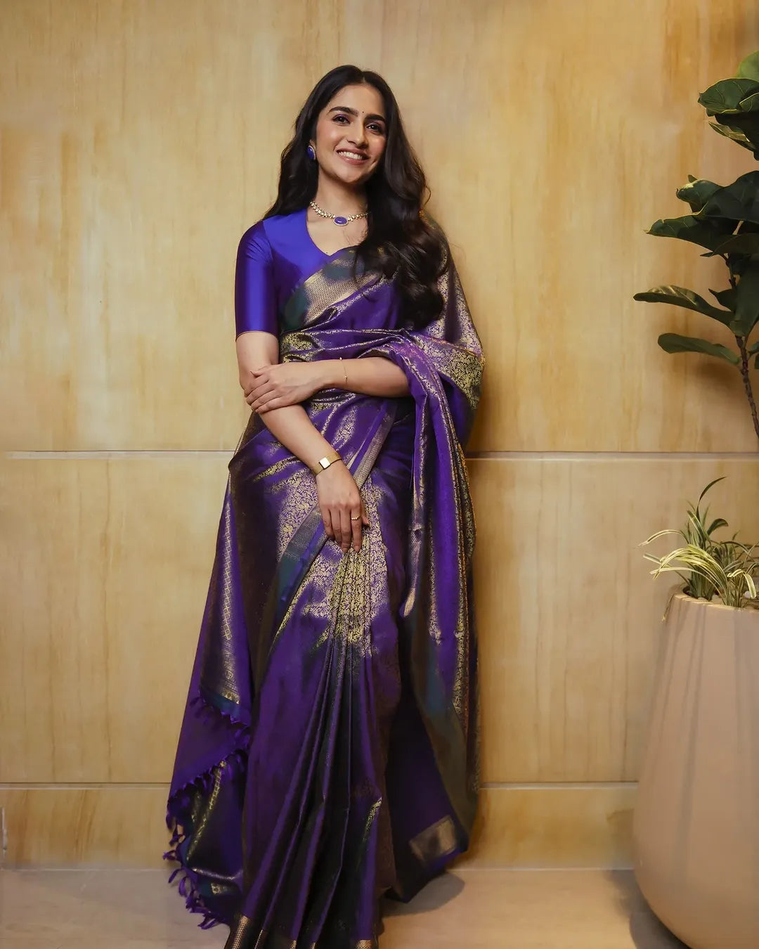 Energetic Royal Blue Soft Silk Saree With Alluring Blouse Piece