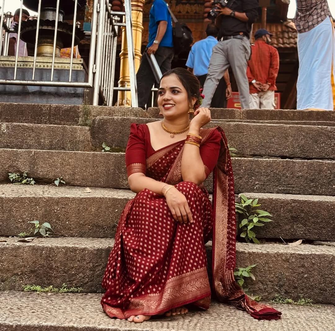 Whimsical Wine Soft Silk Saree With Prodigal Blouse Piece
