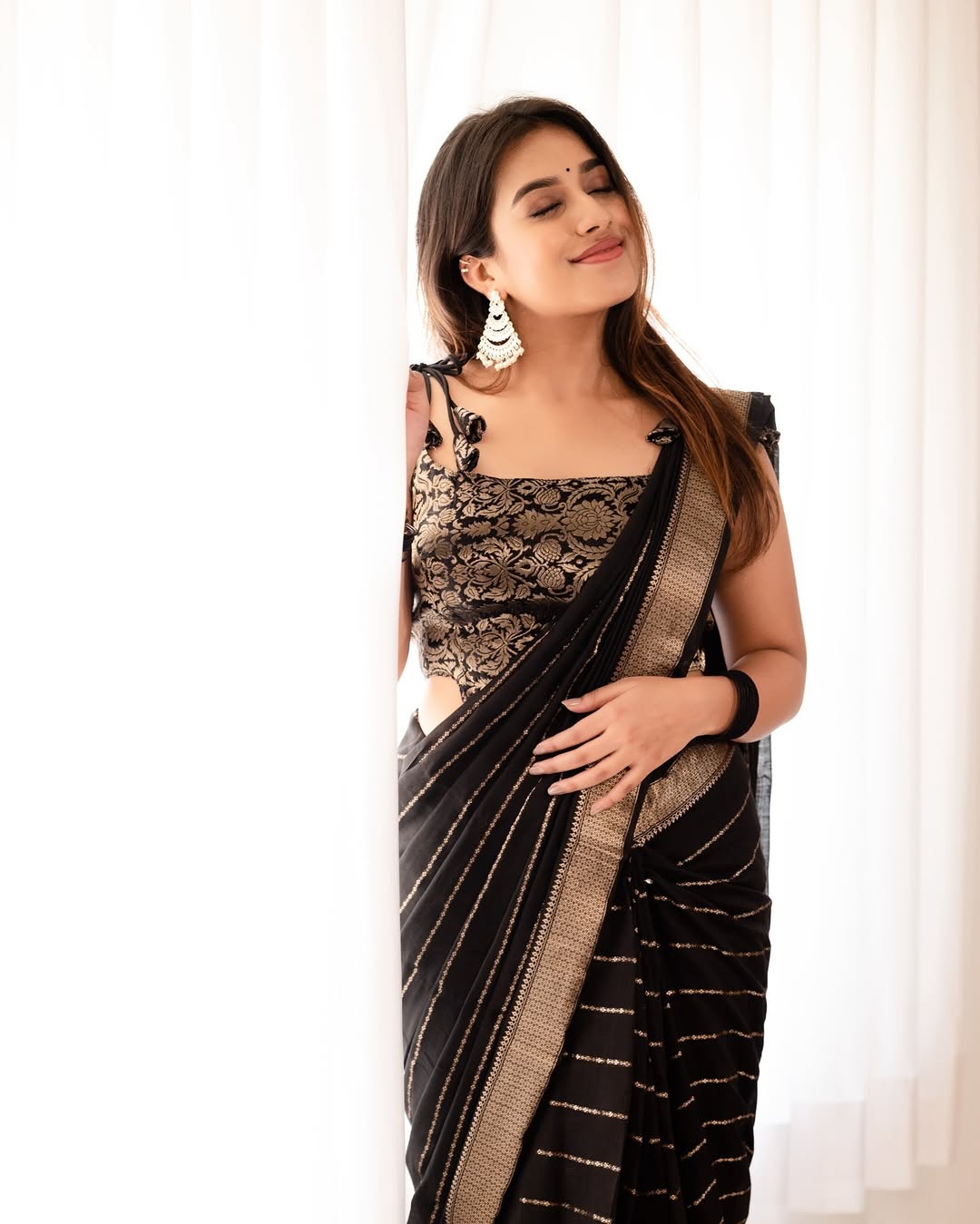 Petrichor Black Soft Silk Saree With Ideal Blouse Piece