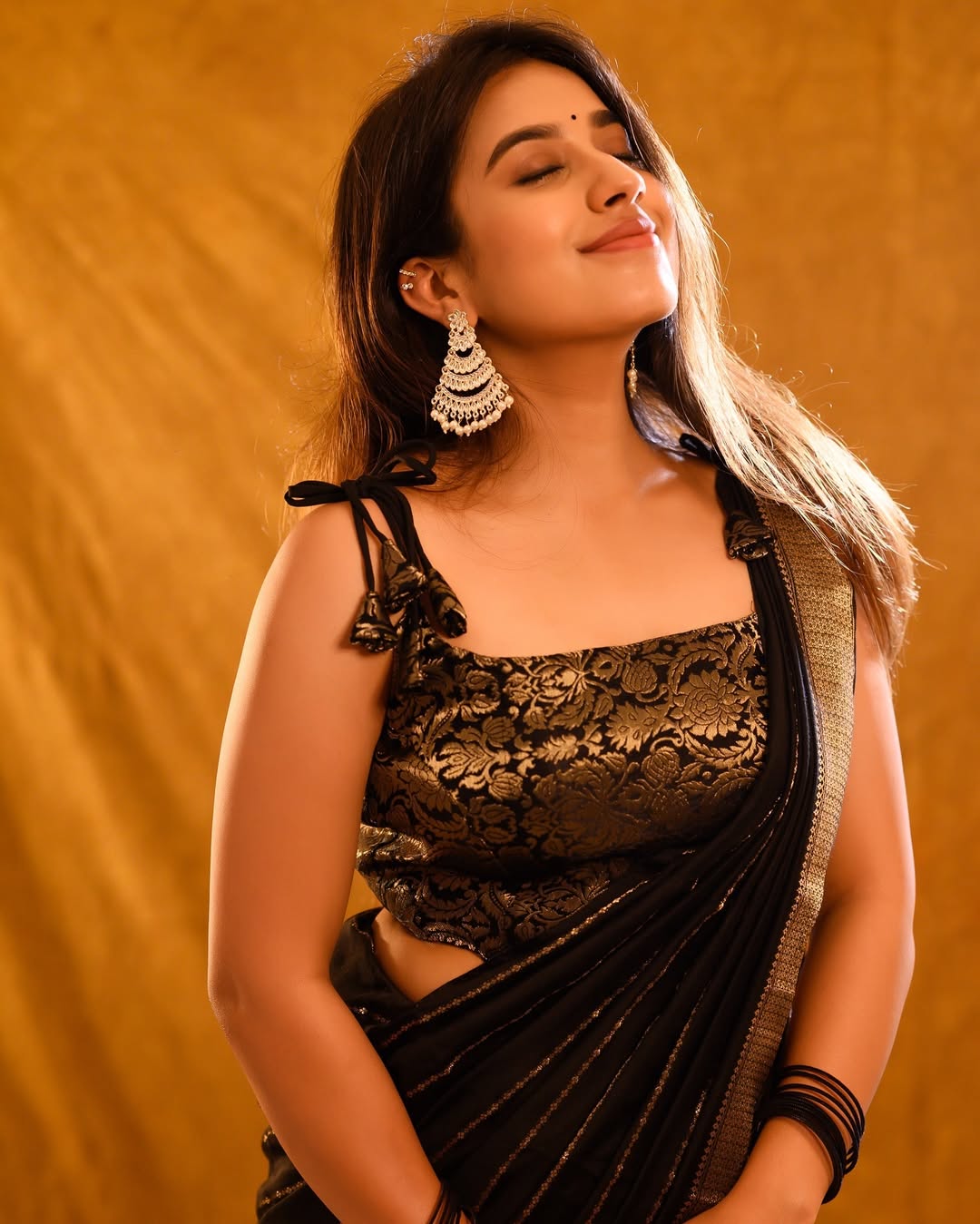 Petrichor Black Soft Silk Saree With Ideal Blouse Piece