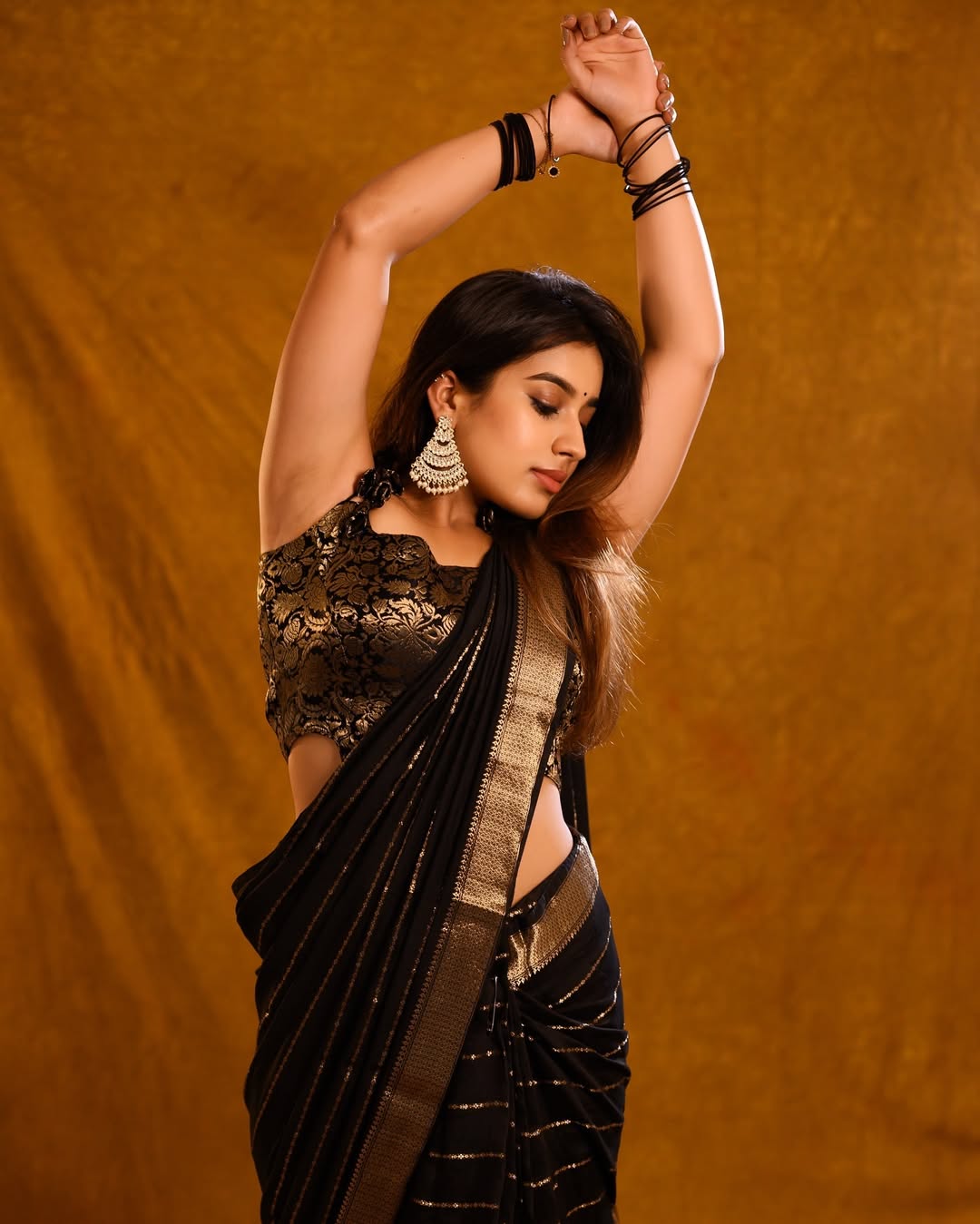 Petrichor Black Soft Silk Saree With Ideal Blouse Piece
