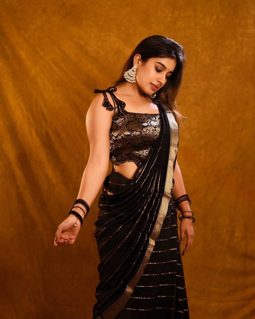 Petrichor Black Soft Silk Saree With Ideal Blouse Piece