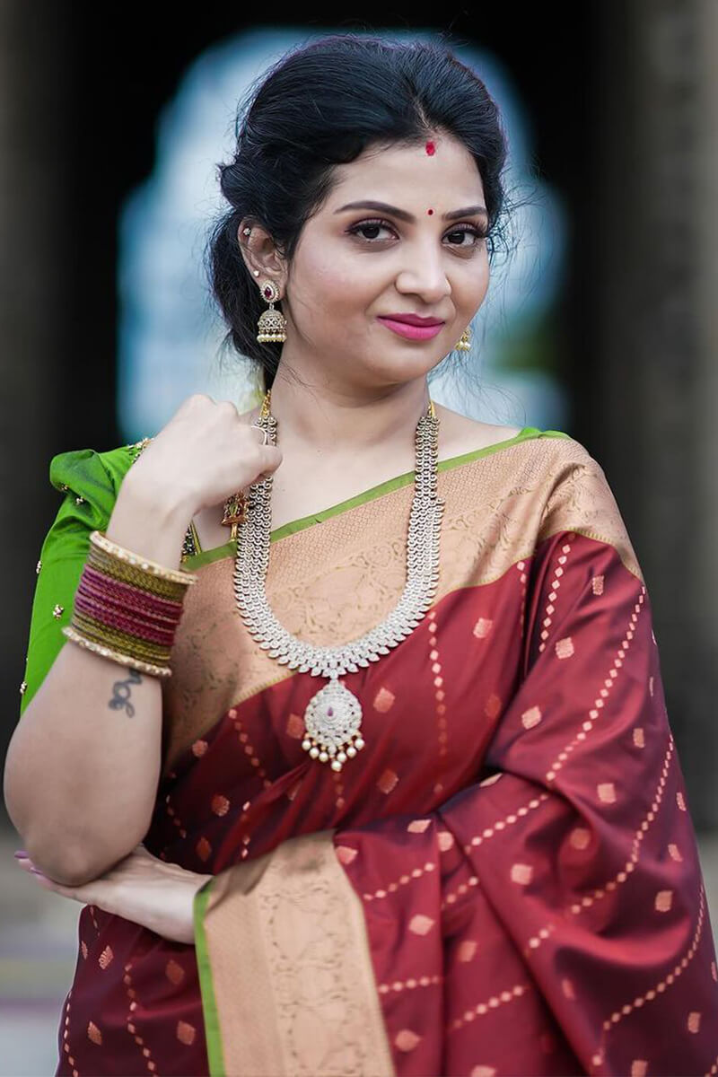 Entrancing Wine Soft Silk Saree With Lissome Blouse Piece