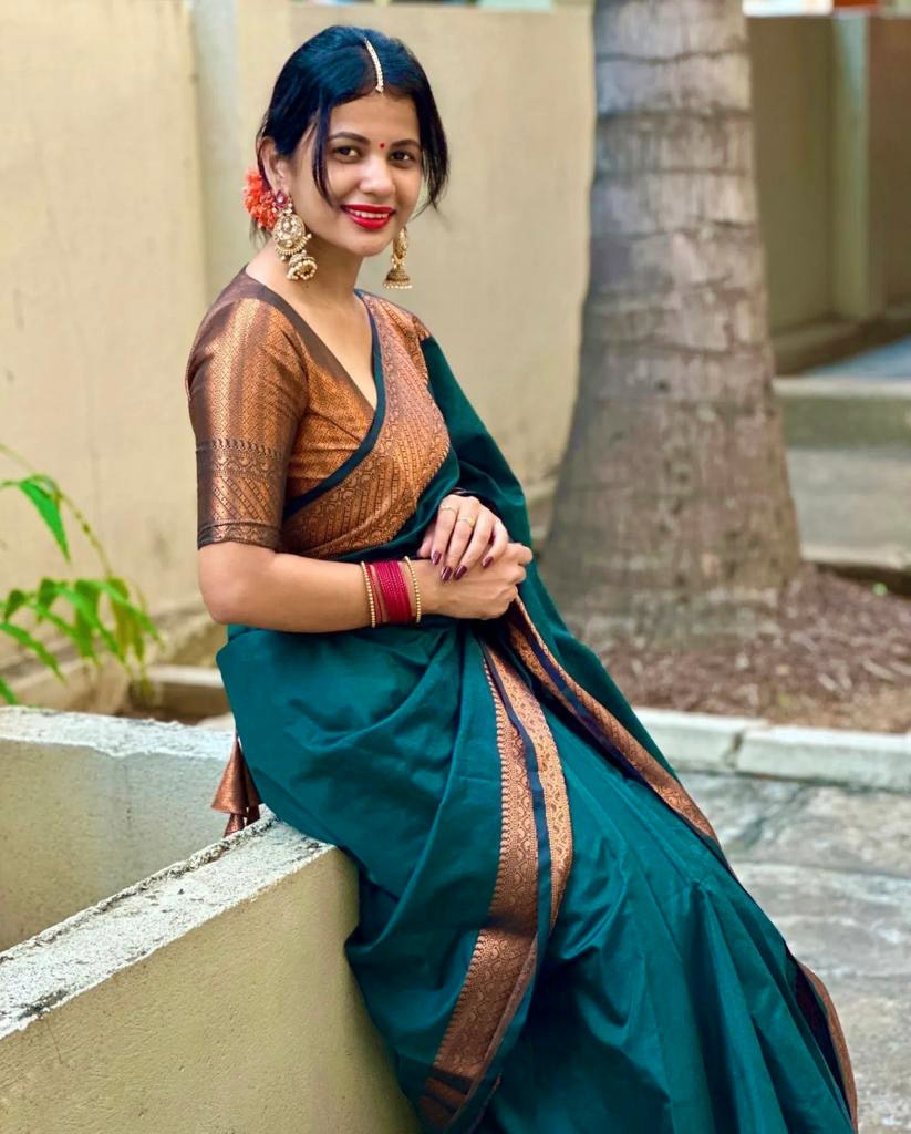 Palimpsest Rama Soft Silk Saree With Magnetic Blouse Piece
