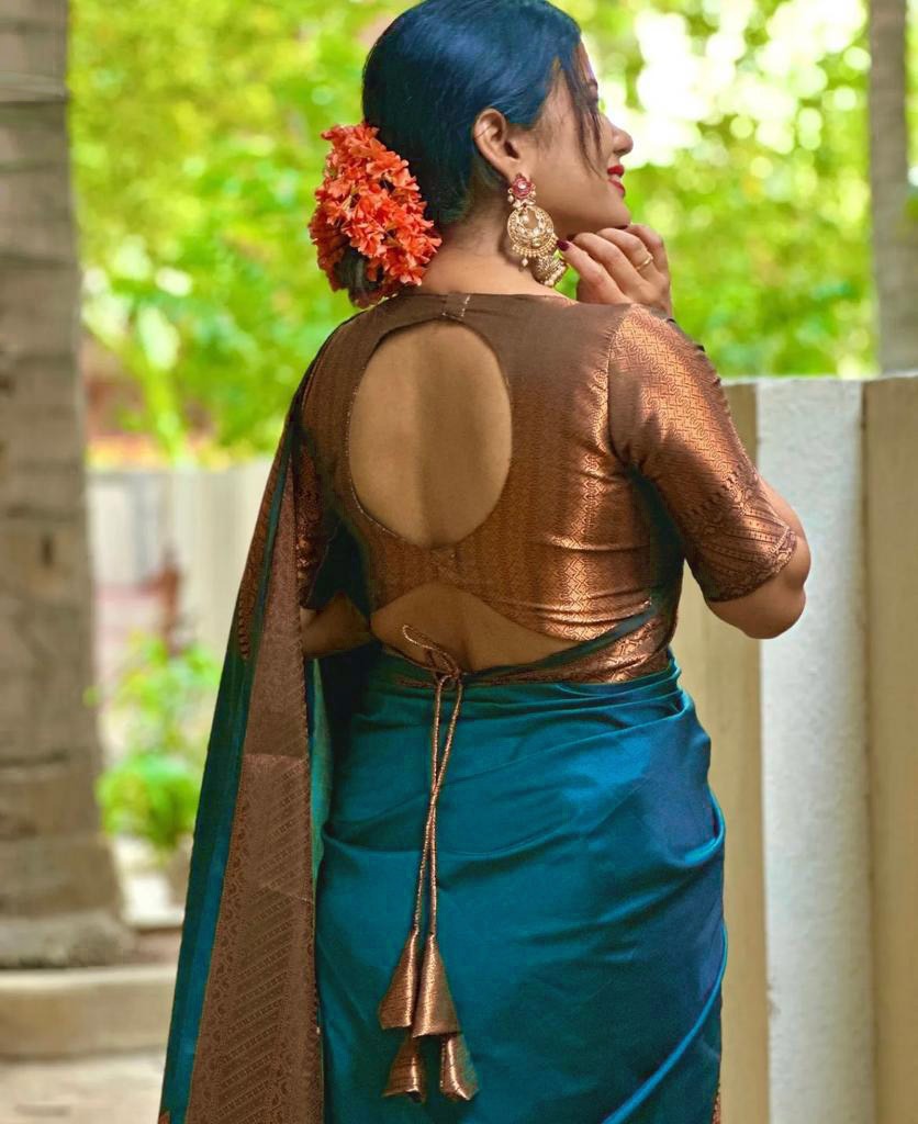 Palimpsest Rama Soft Silk Saree With Magnetic Blouse Piece