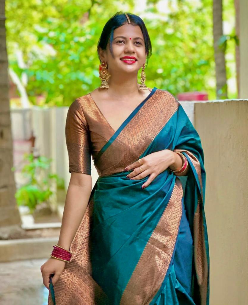 Palimpsest Rama Soft Silk Saree With Magnetic Blouse Piece