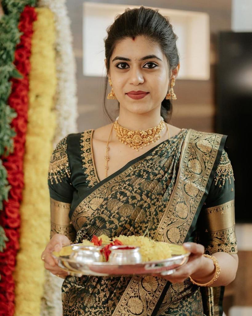 Desuetude Dark Green Soft Silk Saree With Hypnotic Blouse Piece
