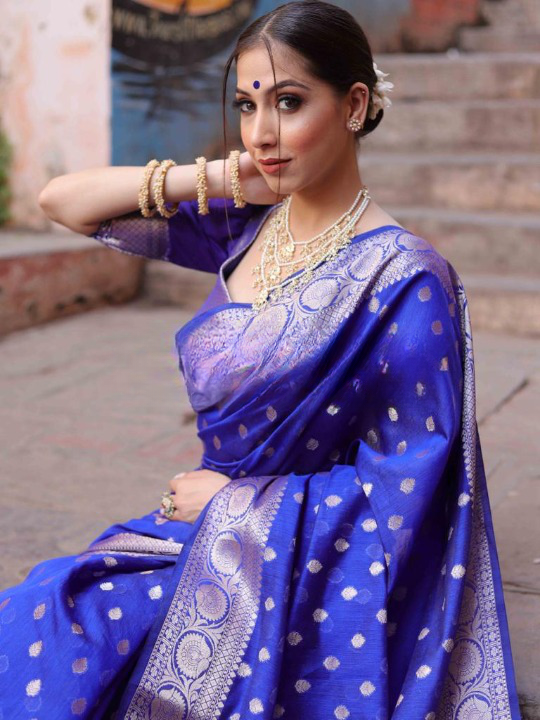 Evanescent Blue Soft Silk Saree With Glittering Blouse Piece