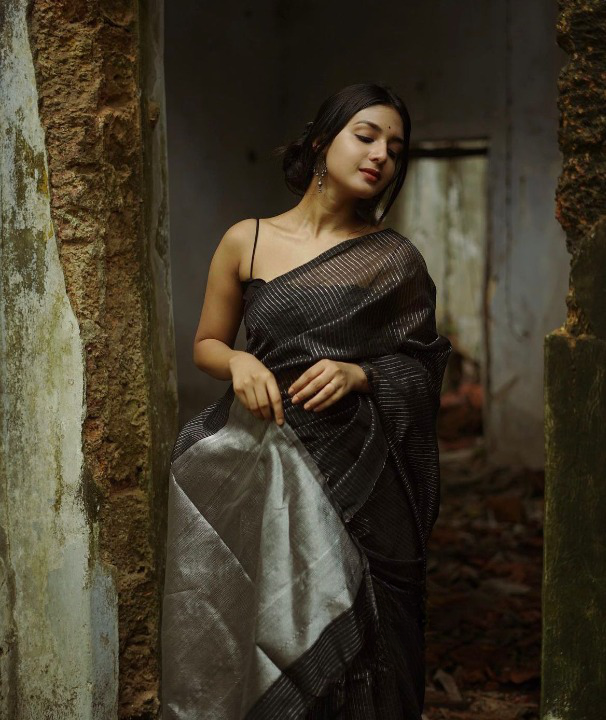 Ratatouille Black Soft Banarasi Silk Saree With Pretty Blouse Piece