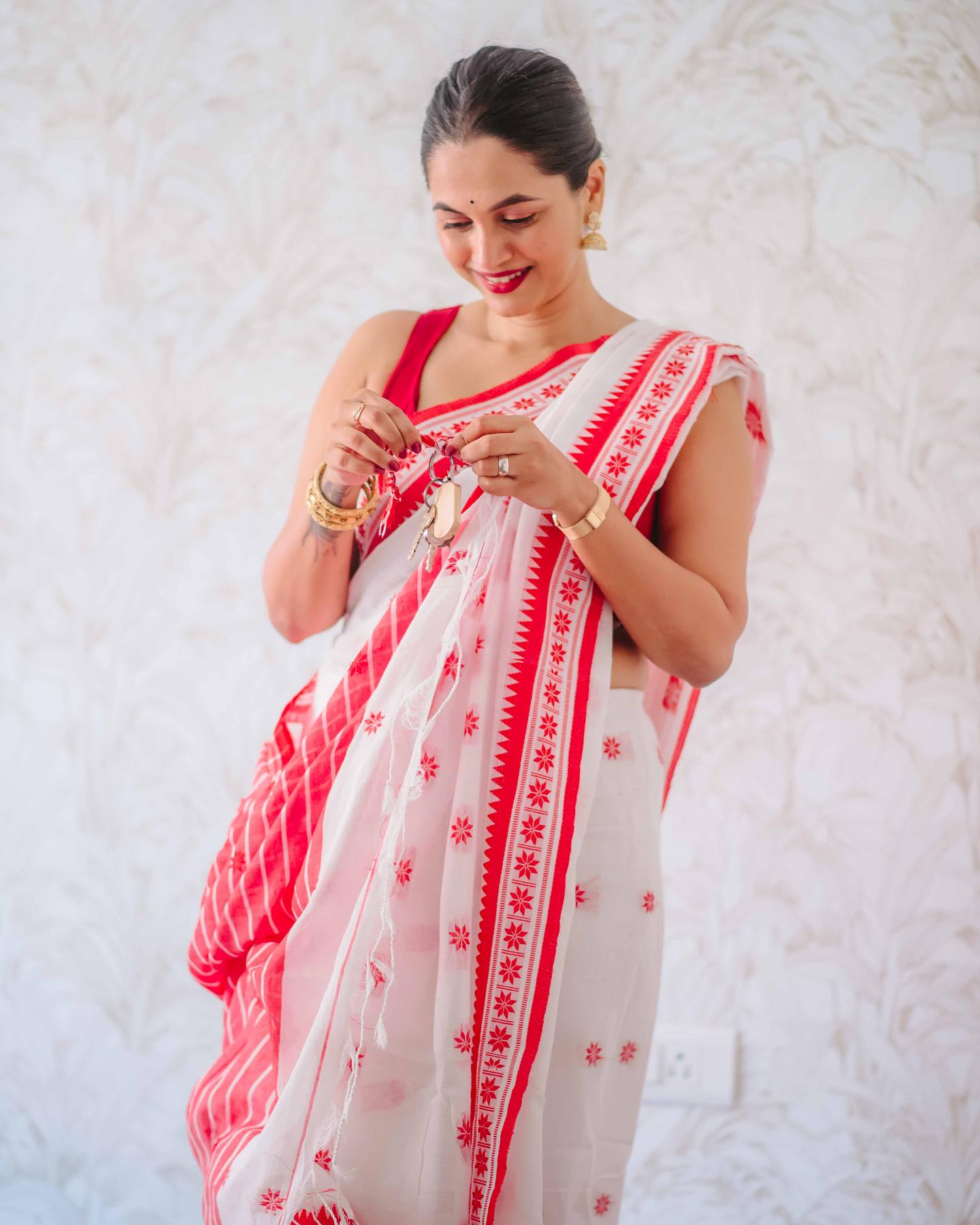 Ecru White Maheshawari Cotton Silk Saree