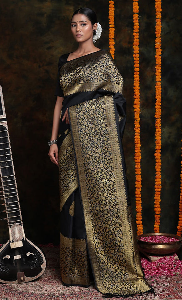 Demanding Black Soft Silk Saree With Alluring Blouse Piece