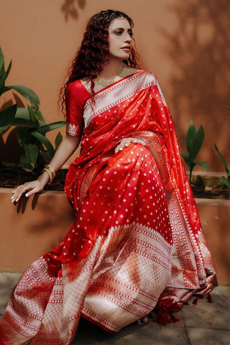 Beguiling Red Soft Silk Saree With Delightful Blouse Piece